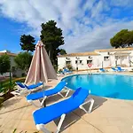 Patio Alcornocal By Residea Estepona